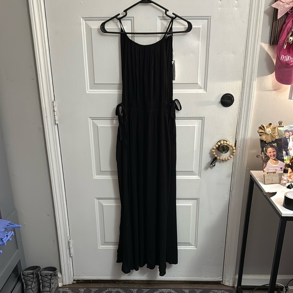 Jolie Elegant Black Maxi Dress